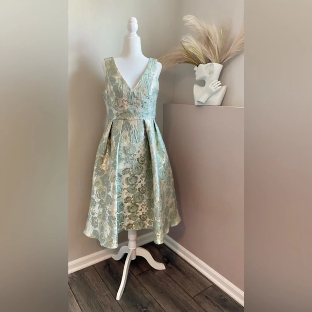 Lulu’s Women’s Small Metallic Gold Green Sleeveless Midi Dress With Pockets - Picture 3 of 6